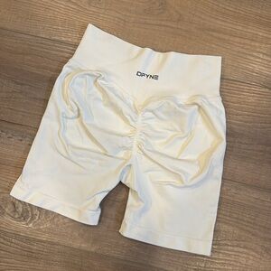 Dfyne dynamic shorts 4.5”